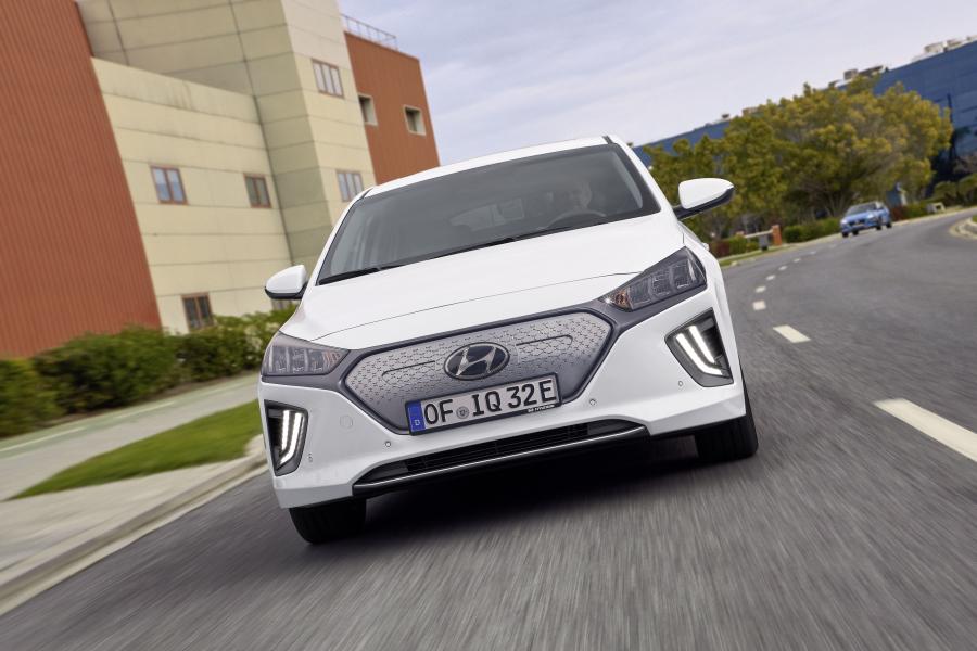  Hyundai IONIQ electric (AE) 2019 года  (WW) (фото 24 из 44)